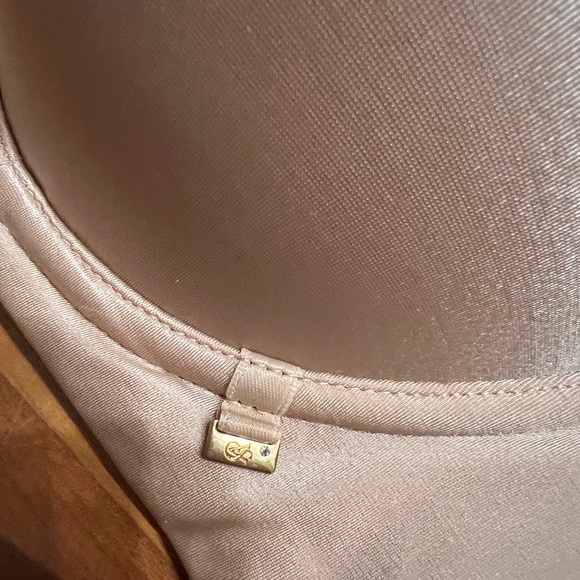 Brand new Victoria Secret strapless, worn once for a wedding 32D - Picture 4 of 5